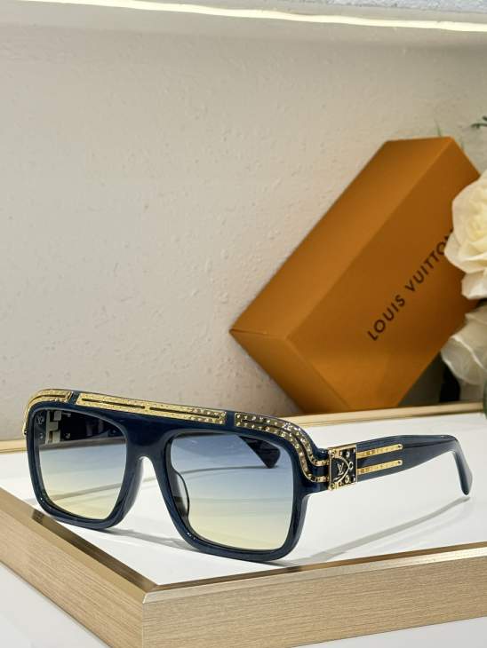 Picture of Louis Vuitton Sunglasses _SKUfw76368010fw